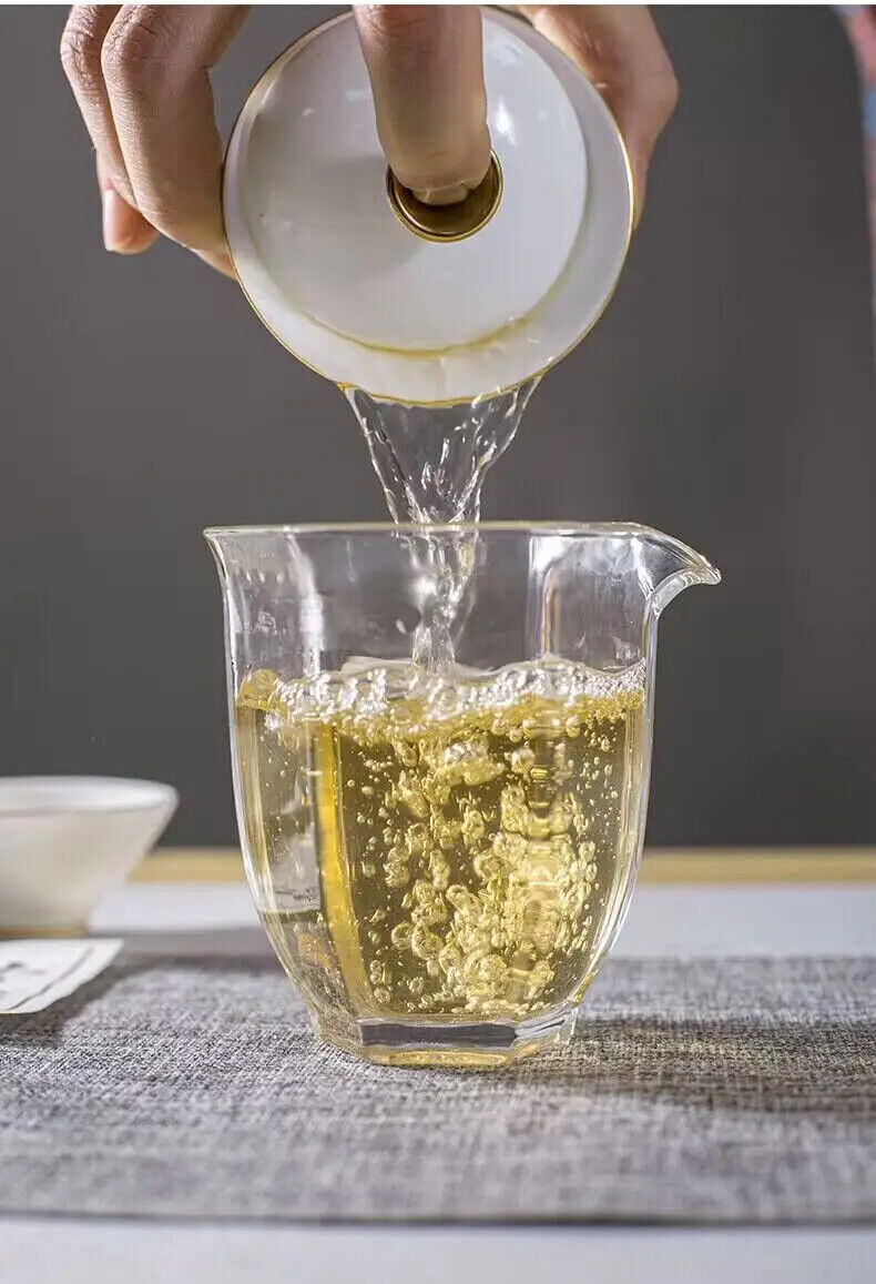 Yunnan Yiwu Peacock Puerh Cake Sheng Puer Tea 357g Compressed Raw Puer Tea Cake