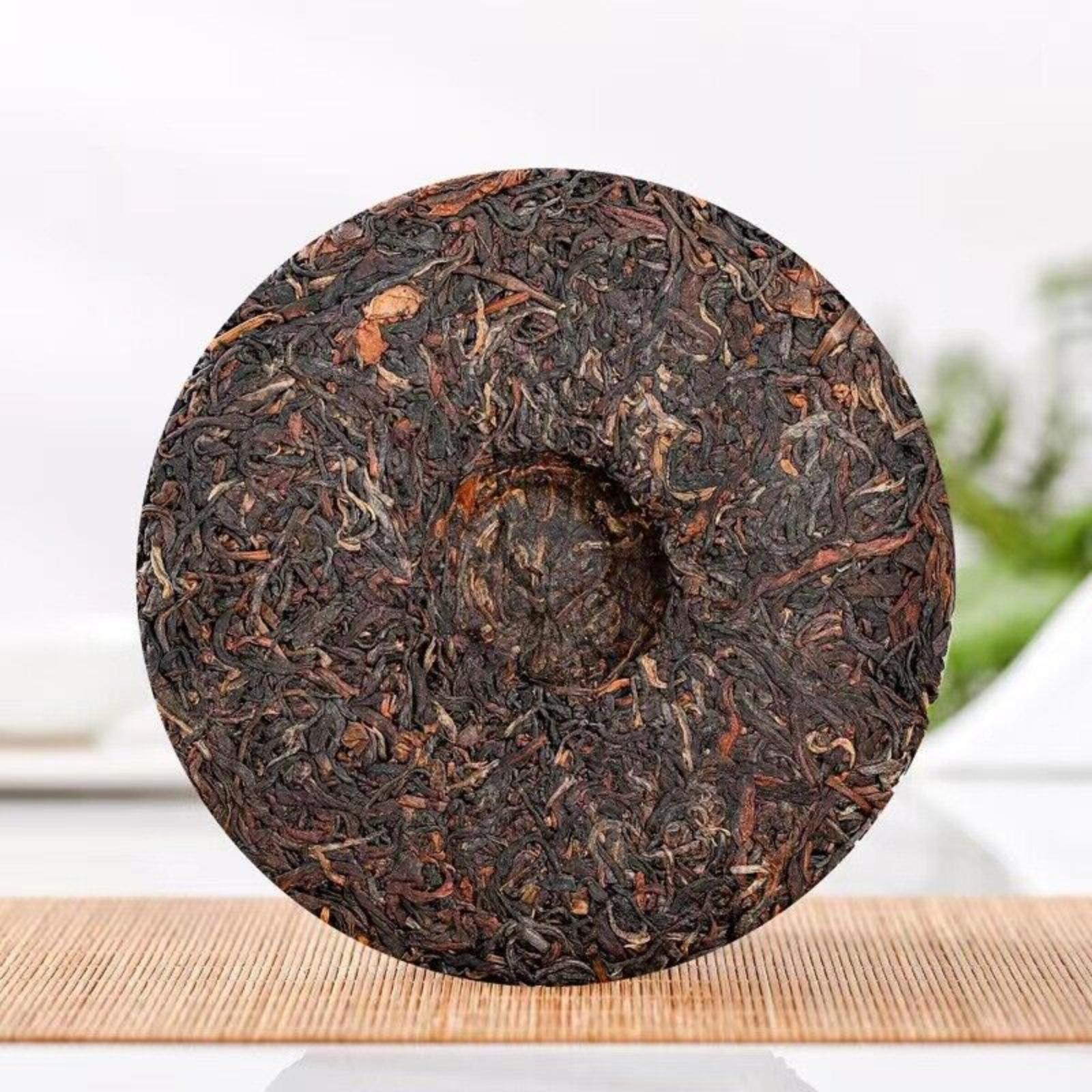 200g  Healthy Drink Yunnan Tea King Tea Ancient Tree Sun-Dried Red Tea Cake
