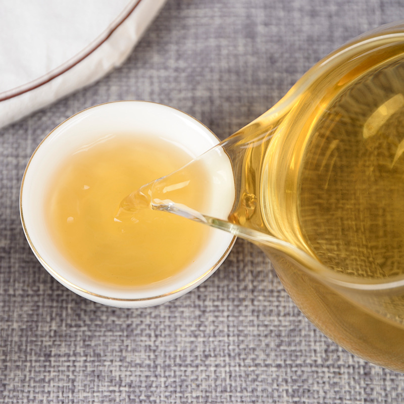 Yiwu Fenghuang Wo Seven Seeds Cake Spring Tea Organic Green Tea Tea Cake 357g