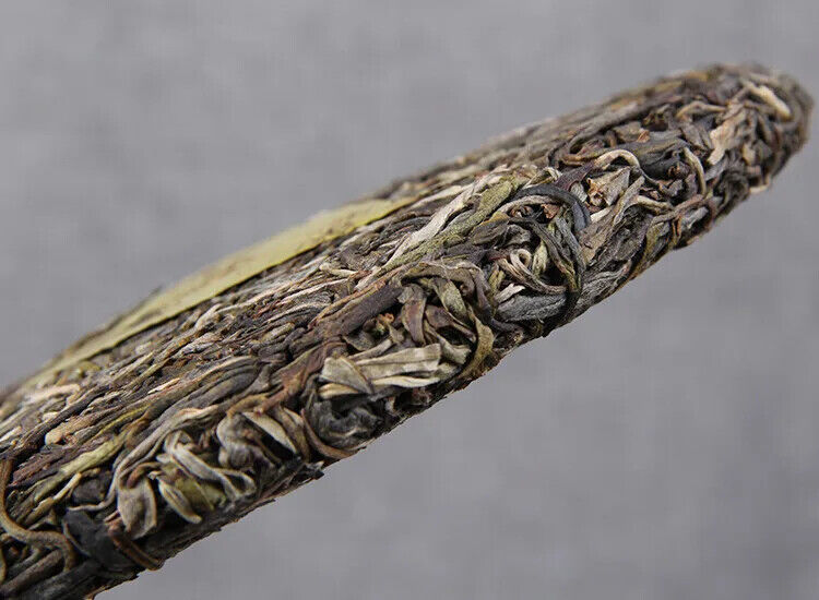 357g Collection Yiwu Ancient Tree Pure Pu'er Tea Raw Tea Yunnan Qizi Cake Tea
