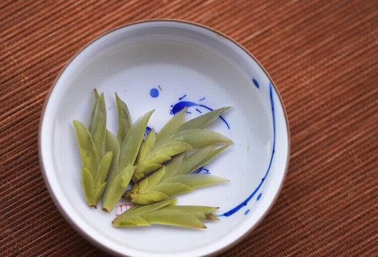 Yunnan Puer Tea Loose Shen Puerh White Buds Bai Ya Bao Yunnan Pu Erh Cha 500G