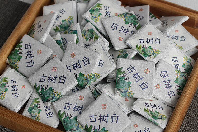 HelloYoung 500g Yunnan tea old tree white tea 8g small square brick (Chong) white tea