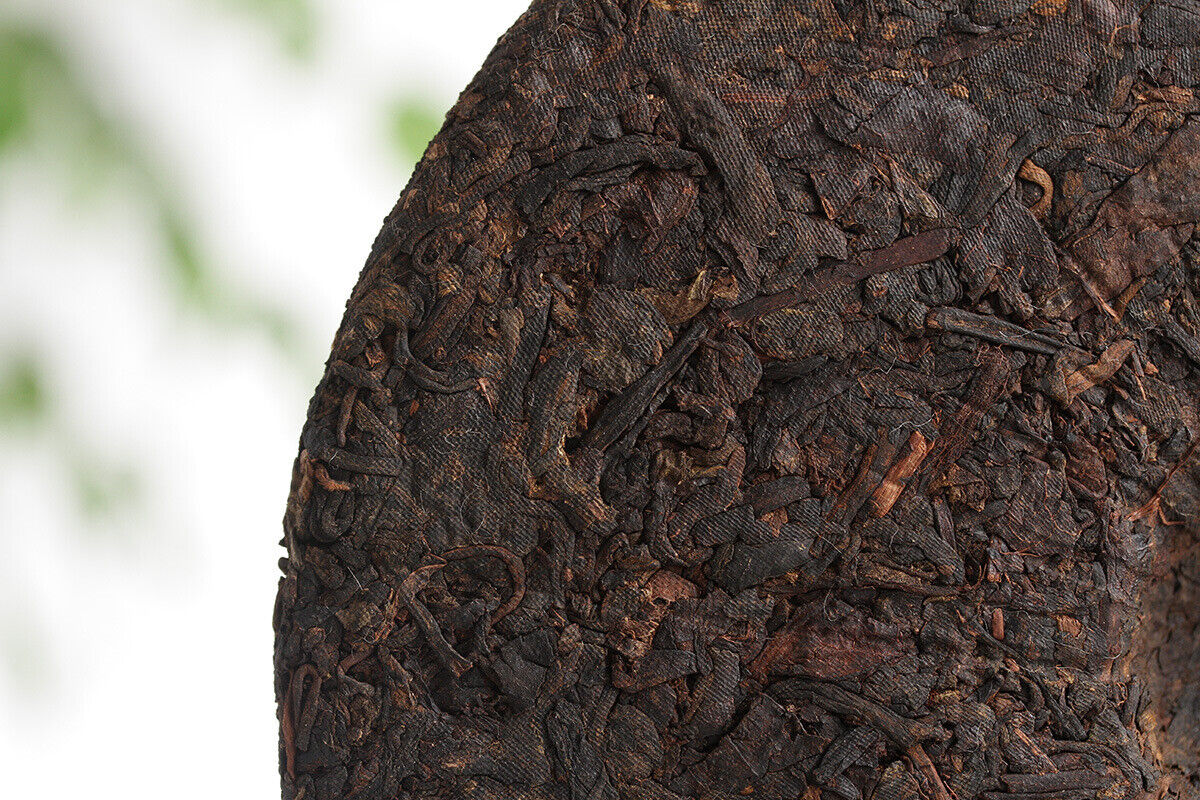 Yunnan Puerh Ripe Tea Dry Storage Ripe Tea Menghai Flavor Seven Seed Cake 357g