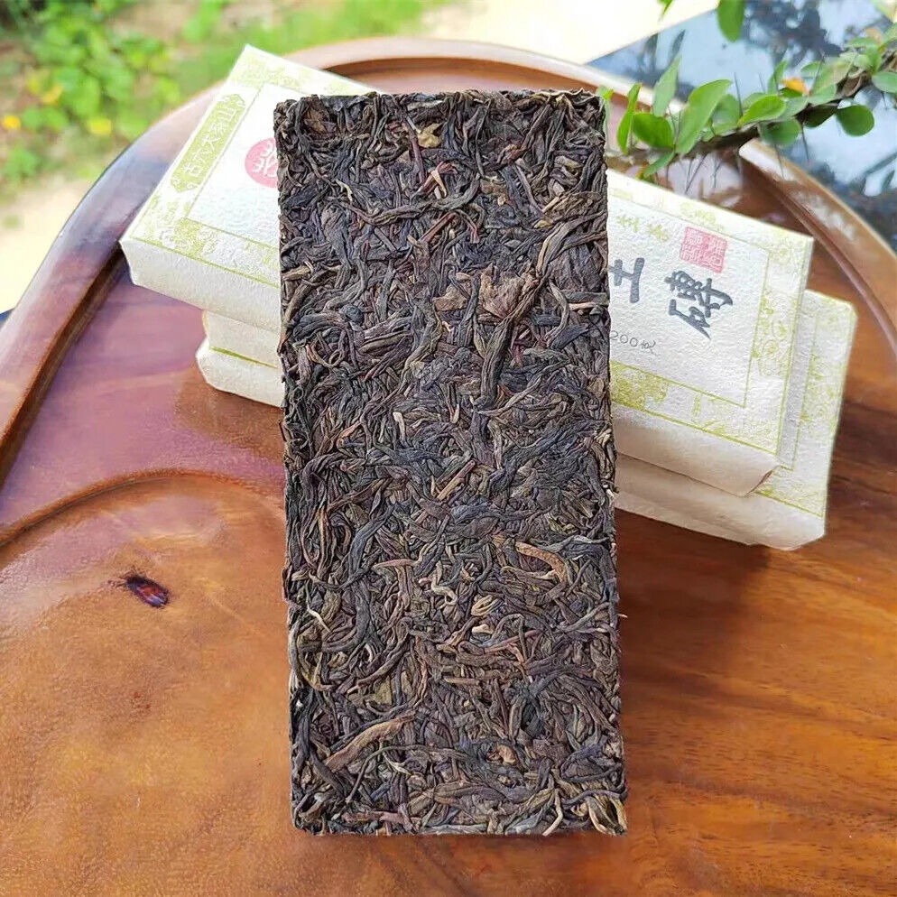 High Recommend Unfermented Puer Yiwu Old Brick 200g with The High Quality
