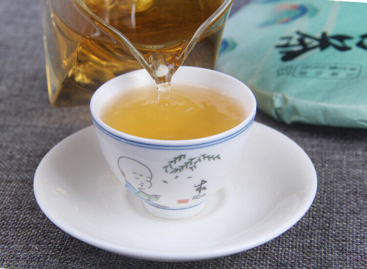 HelloYoung 200g（7g） Ancient Tree Tea Old White Tea Yunnan Yiwu Flower and Fruit Tea Cake