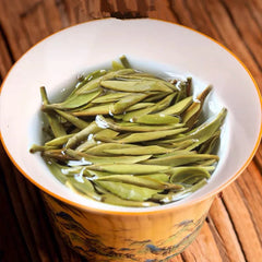 China's Unique White Tea Tea Cake Pekoe Silver Needle Fuding White Tea 300g