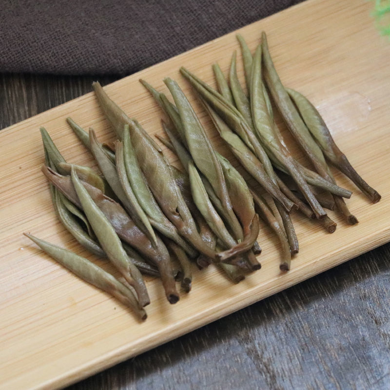 White Tea Baekho Silver Needle Spring Tea Pu'er Tea Ancient Tree Pure Material