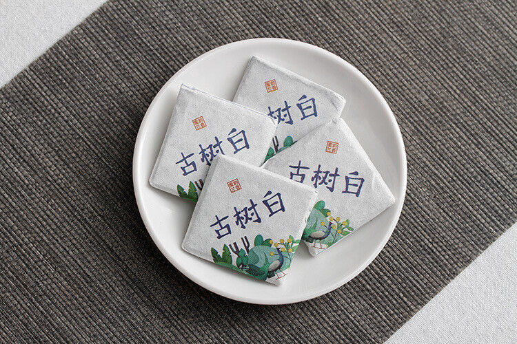 HelloYoung 500g Yunnan tea old tree white tea 8g small square brick (Chong) white tea
