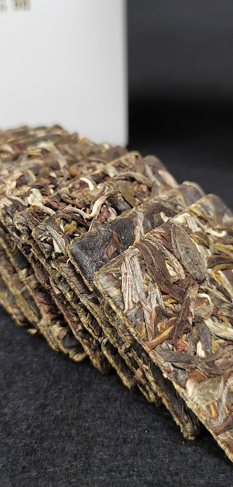 HelloYoung 250g Pu'er Thin Sliced Tea Iceland Banzhang Yiwu Square Brick Tea White Pu'er