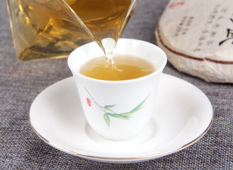 Centennial Old Tree Tea 200g Yunnan Yi Wu Old Tree Pu'er Tea Raw Cake Tea