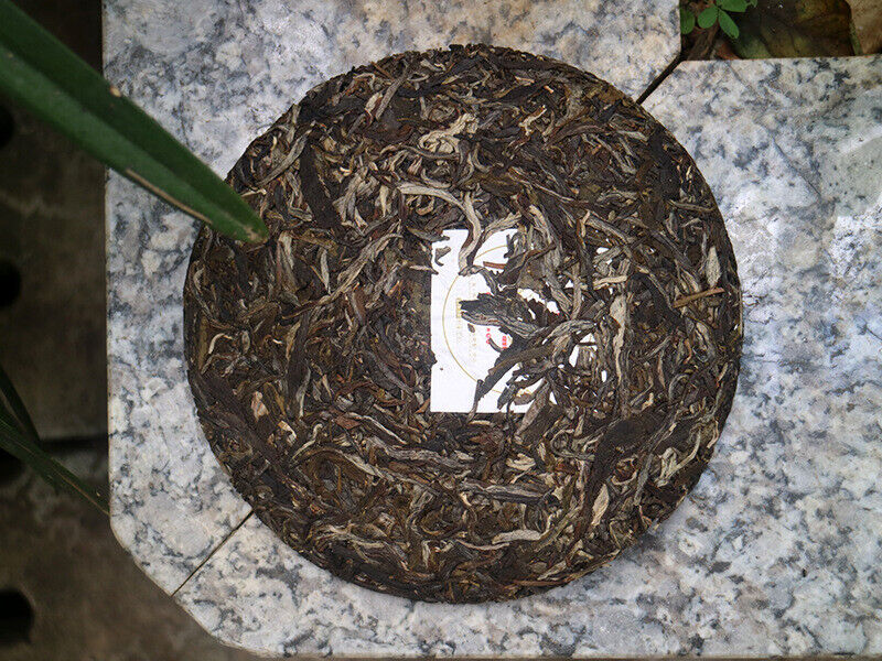 2499g Brown Classic Pu'er Raw Tea Yunnan Ancient Tree Spring Tea 7 Whole Cakes