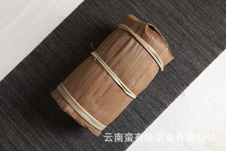 Yunnan Pu'er Tea Small Icelandic (Blue Fengz) Pu'er Raw Tea Cake 50g