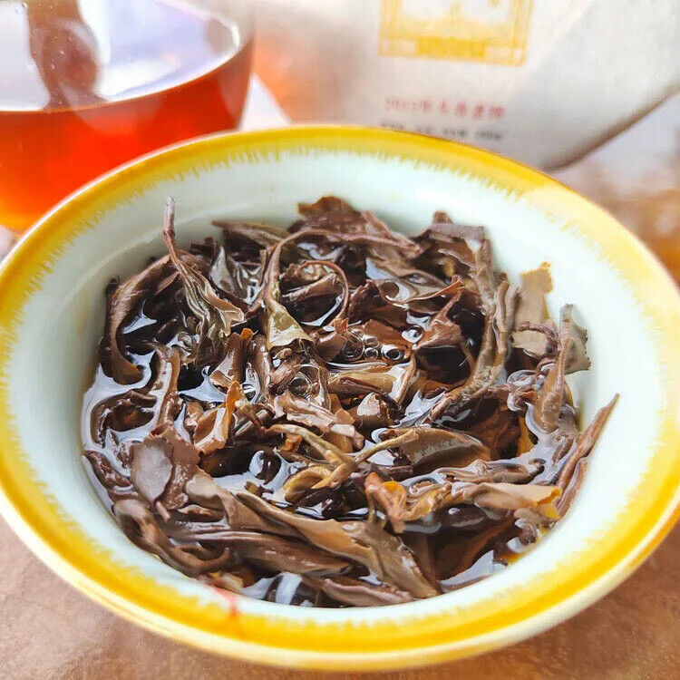 Chinese Raw Puerh Tea Cake Yunnan Qi Zi Bing Cha Sheng Puer 357 Gram Yiwu Pu Er