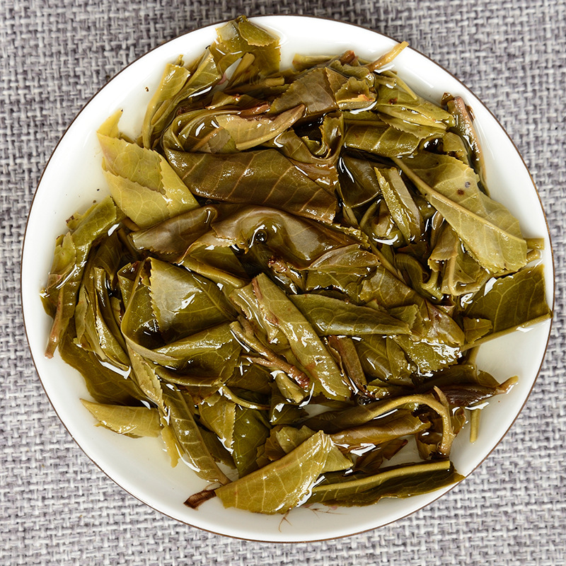 Yiwu Green Tea Scrapers Cake Early Spring Tea Healthy Drink 357g