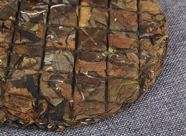 HelloYoung 200g（7g） Ancient Tree Tea Old White Tea Yunnan Yiwu Flower and Fruit Tea Cake