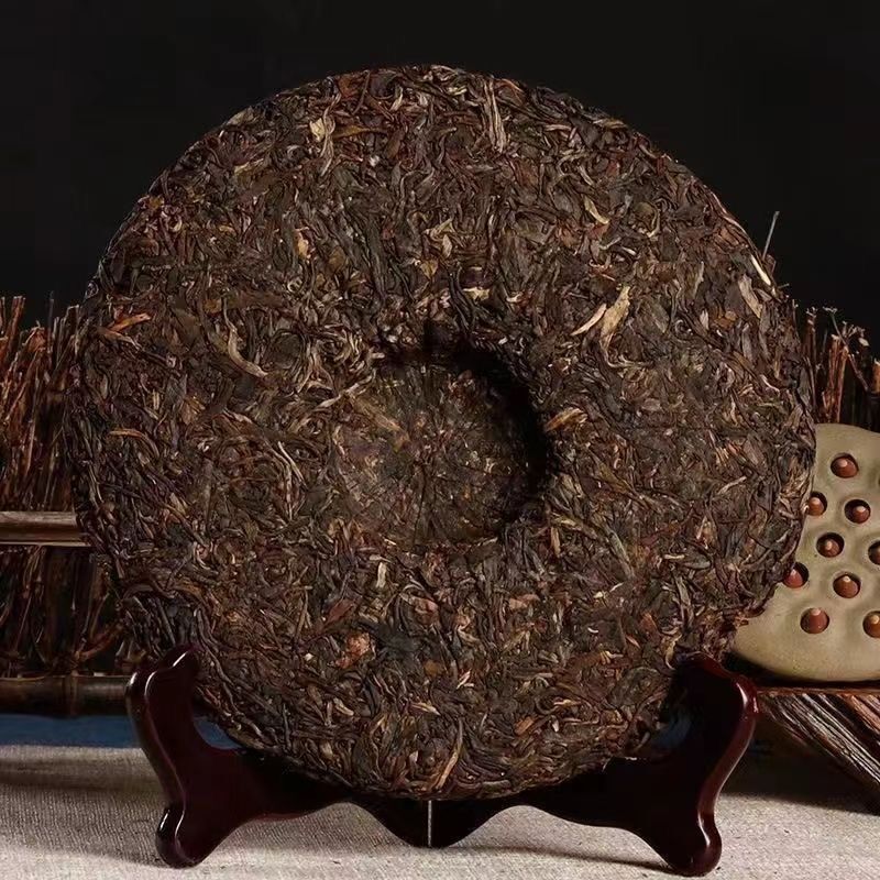 Yiwu Laosheng Tea Cake Ancient Tree Tea Yunnan Pu'er Tea 357g