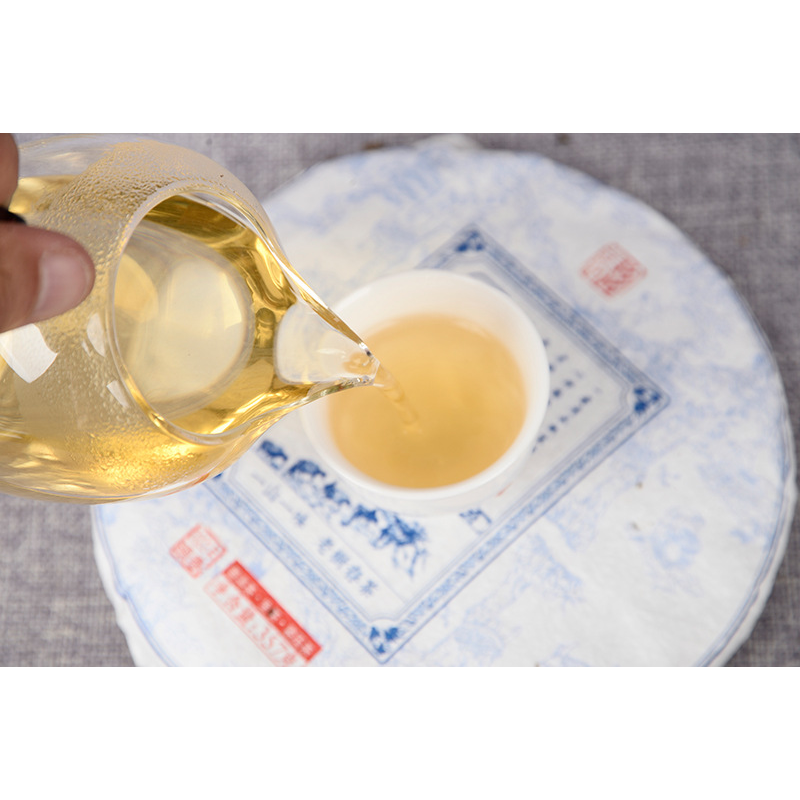 357g Gift Tea Yunnan Tea Old Banzhang Cake Pu'er Tea Tea Health Care