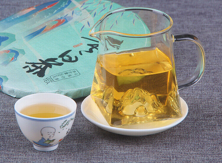 HelloYoung 200g（7g） Ancient Tree Tea Old White Tea Yunnan Yiwu Flower and Fruit Tea Cake