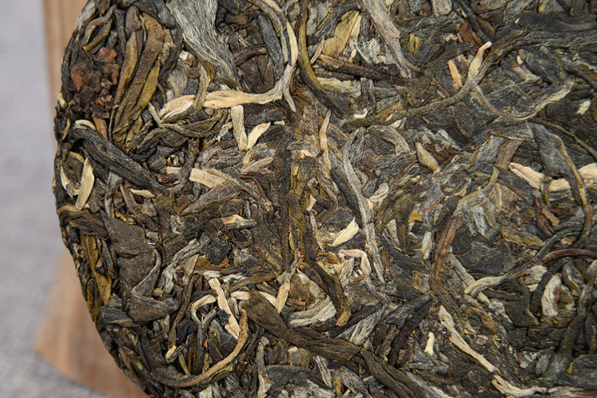Yunnan Pu'er Tea Icelandic Ancient Tree Raw Tea Cake Pu'er Raw Tea Cake 100g