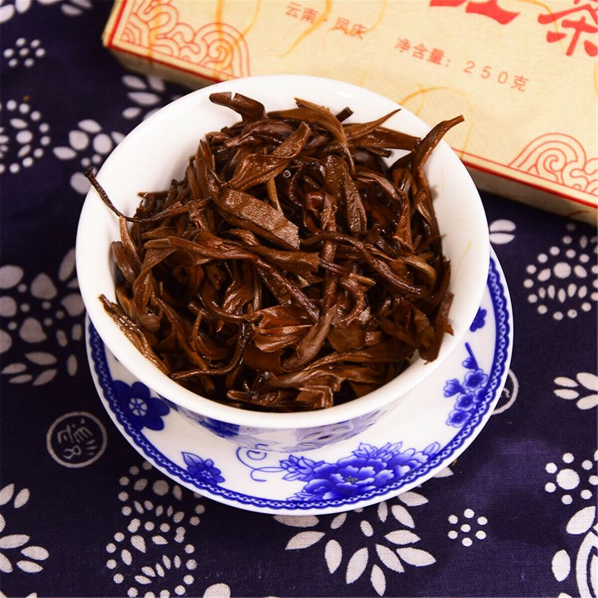 HelloYoung Fengqing Dianhong Compressed Tea Authentic Yunnan DianHong Black Tea Brick 250g