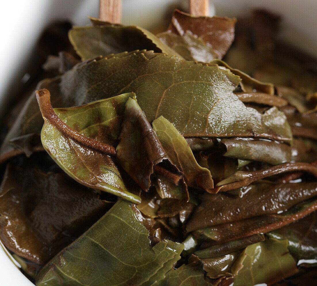 HelloYoung 357g Yunnan Ancient Tree Xiaoduosai White Tea Alpine Sun-Dried White Tea Cake