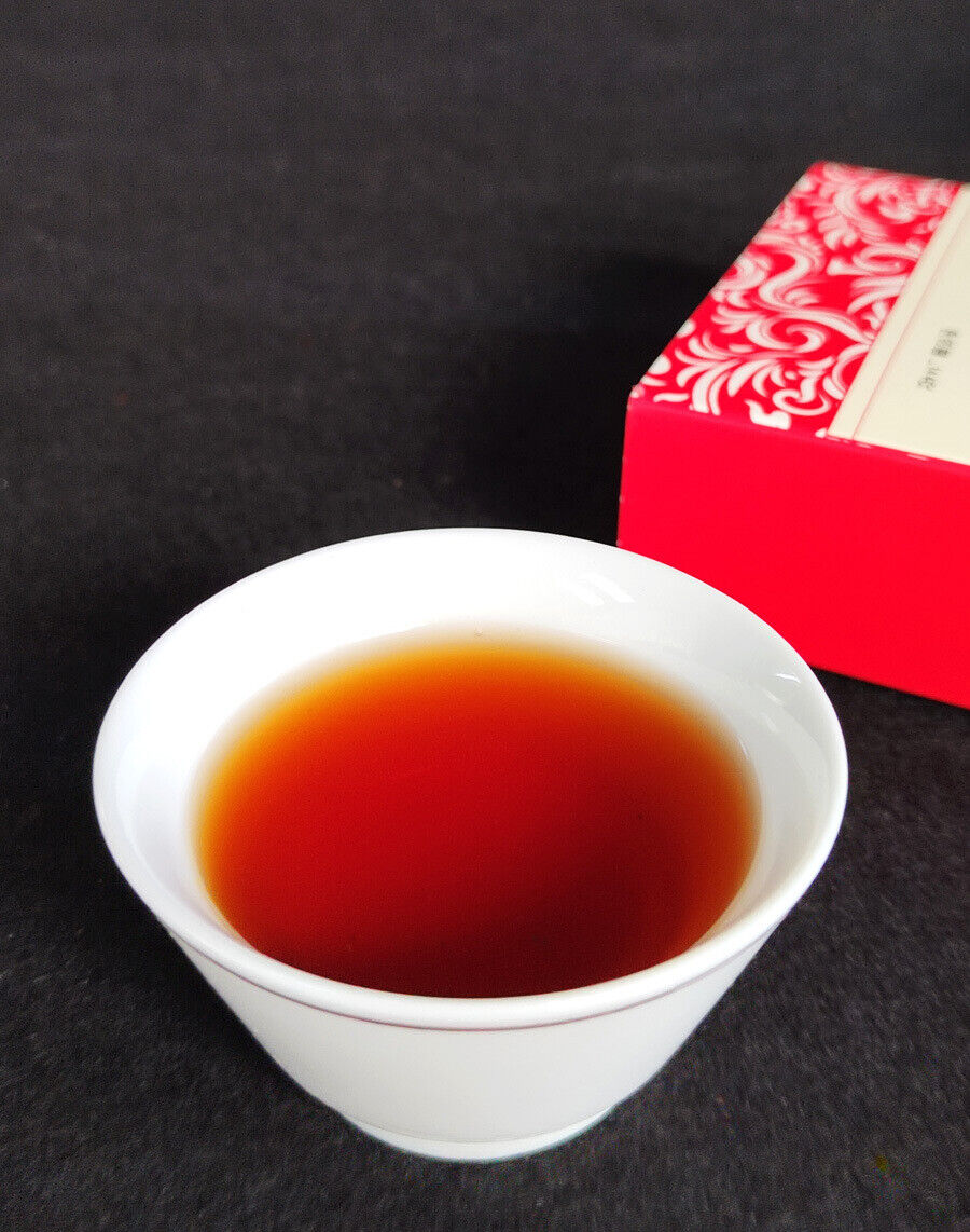 Thé cru puerh thé mûr thé en boîte à six cadres thé blanc thé noir soleil