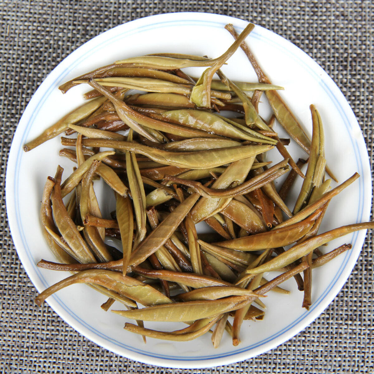 Top Classical Pu erh Raw Tea Single Bud White Silver Needle Ancient Tree
