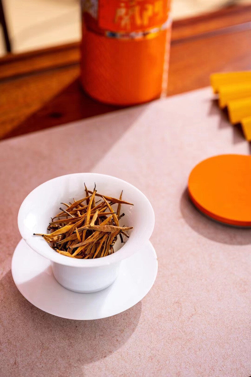 Yunnan Dian Hong Tea Fengqing Big Golden Needle Golden Hair Needle 250g