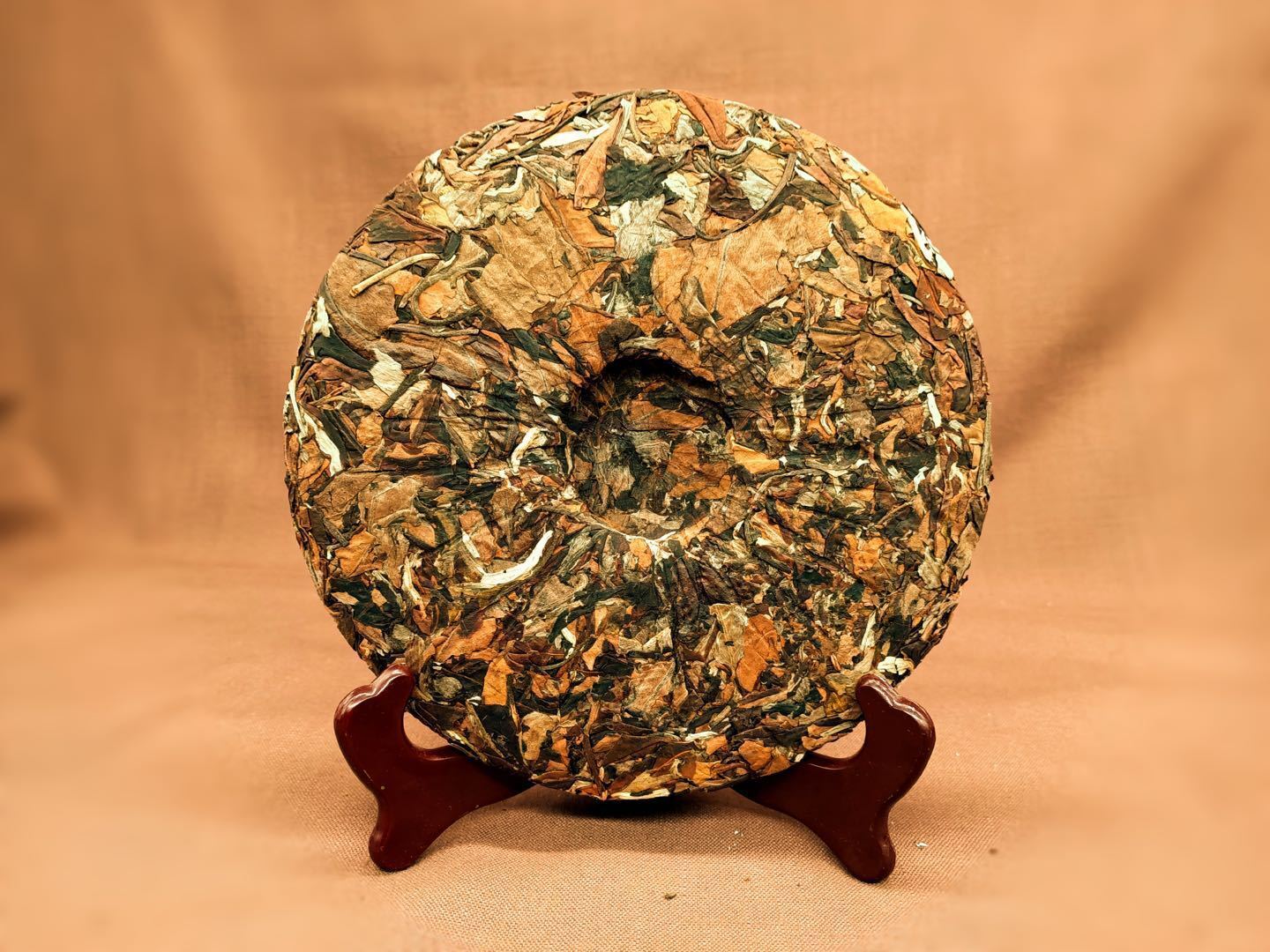 HelloYoung 357g Yunnan Old White Tea Wild Ancient Tea Yunnan Old White Tea Pu'er Raw Tea