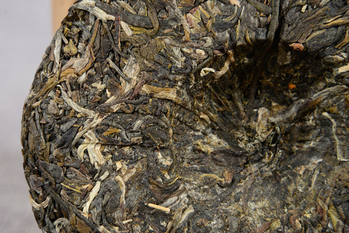 Yunnan Pu'er Tea Icelandic Ancient Tree Raw Tea Cake Pu'er Raw Tea Cake 100g