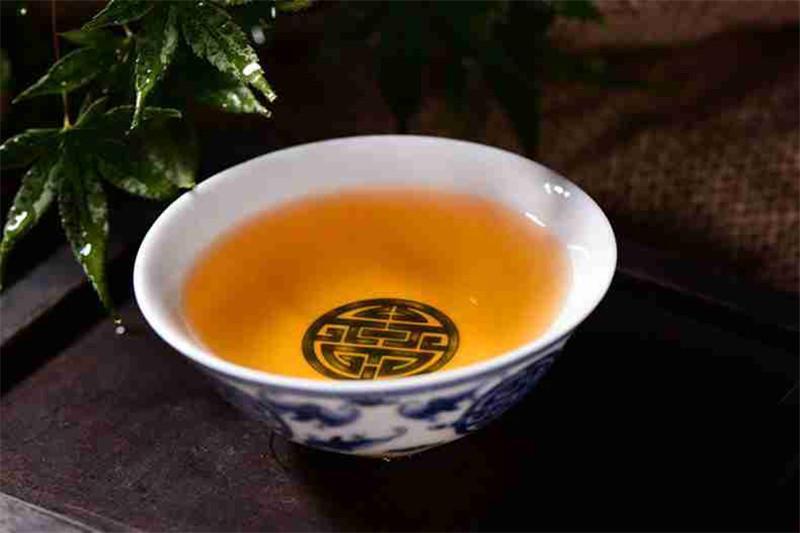 357g Klassischer Wildfeld Weihrauch Puerh Tee Yunnan Antiker Raw Puer Tee Kuchen