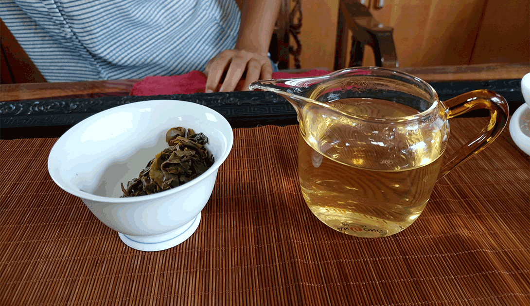 357g The First Village Lao Ban Zhang Menghai Cha Pu-erh Tea Cake Cha Puer Tea