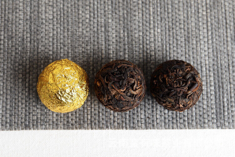 Yunnan Pu'er Tea Menghai Golden Buds Ripe Tea Dragon Pearl 18pcs (Golden Tin)