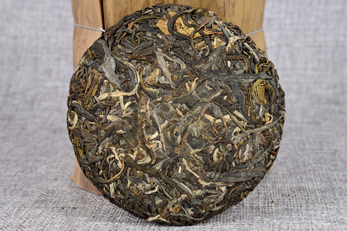 Yunnan Pu'er Tea Icelandic Ancient Tree Raw Tea Cake Pu'er Raw Tea Cake 100g