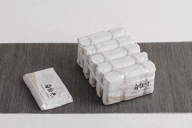 HelloYoung 50g Yunnan Old White Tea White Peony alpine sun-dried date medicinal fragrance