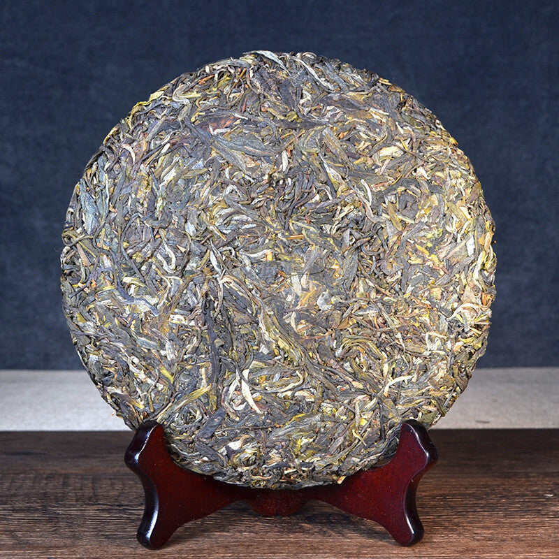 Ancient Tree Spring Tea Yunnan Pu'er Tea Seven Seed Cake Yiwu Tea 357g