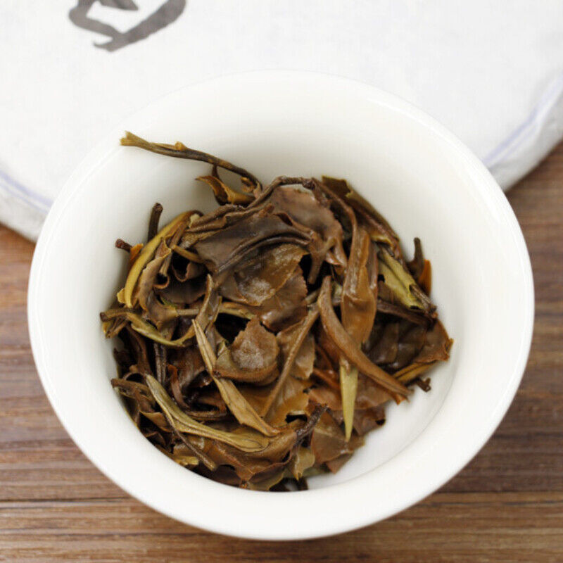 Aged Pu'er Green Tea Healthy Drink 200g Moonlight White Pu-Erh Tea Cake