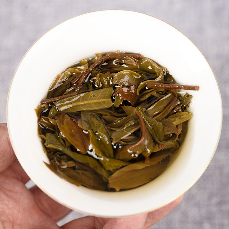 Yiwu Fenghuang Wo Seven Seeds Cake Spring Tea Organic Green Tea Tea Cake 357g