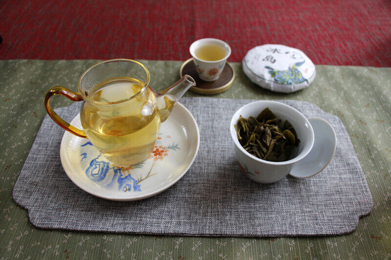 Thé Pu'er du Yunnan 100g Malachite d'islande thé vert à sept graines gâteau