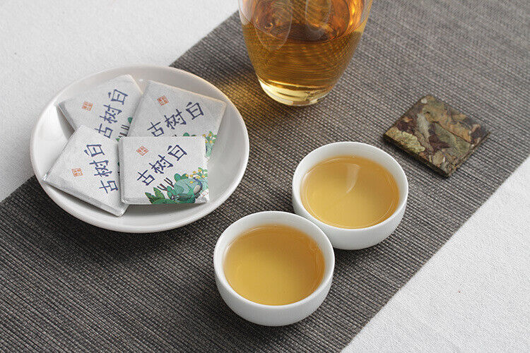 HelloYoung 500g Yunnan tea old tree white tea 8g small square brick (Chong) white tea