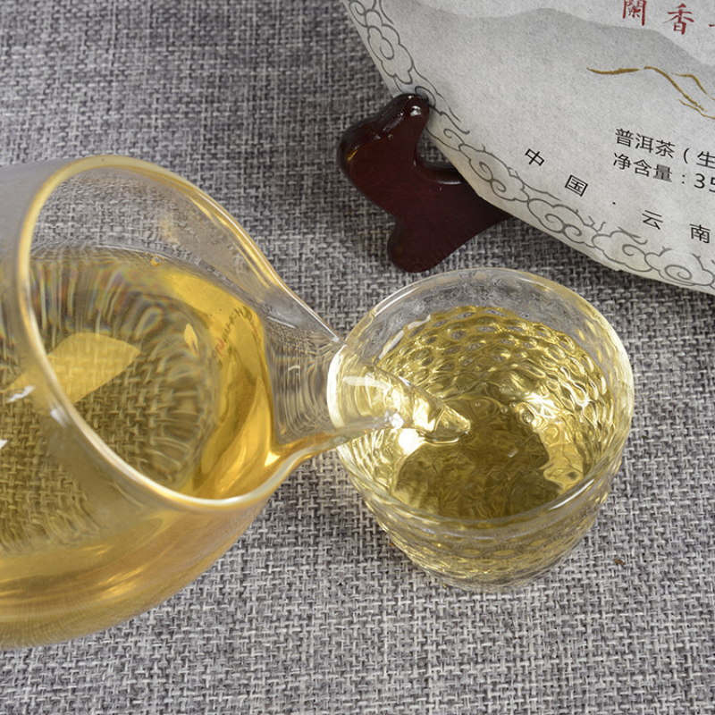 Early Spring Green Tea Yunnan Pu'er Tea Icelandic Ancient Tree Tea 357g