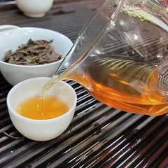 357g Yunnan Pu-erh Tea Yiwu Old Pu-erh Raw Tea Cake Wild Aged Puer Cake Tea