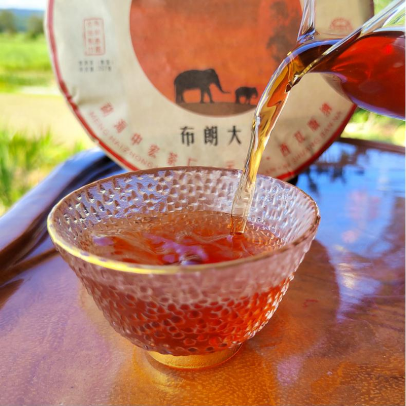 357g Yunnan Old Tree Pu-erh Ripe Tea Cake Bulang Mountain Cooked Pu-erh Tea