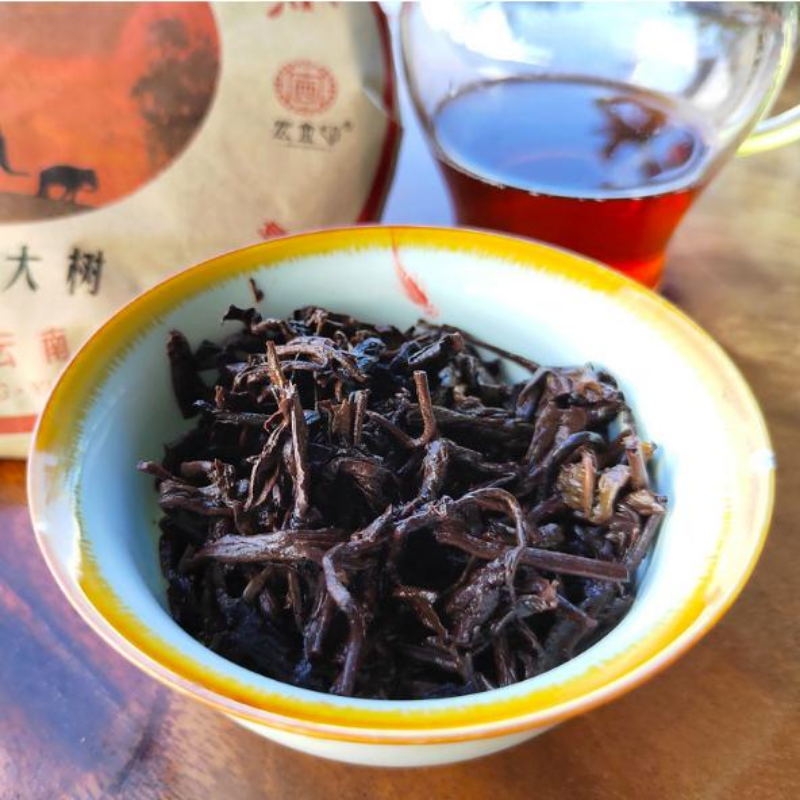 357g Yunnan Old Tree Pu-erh Ripe Tea Cake Bulang Mountain Cooked Pu-erh Tea