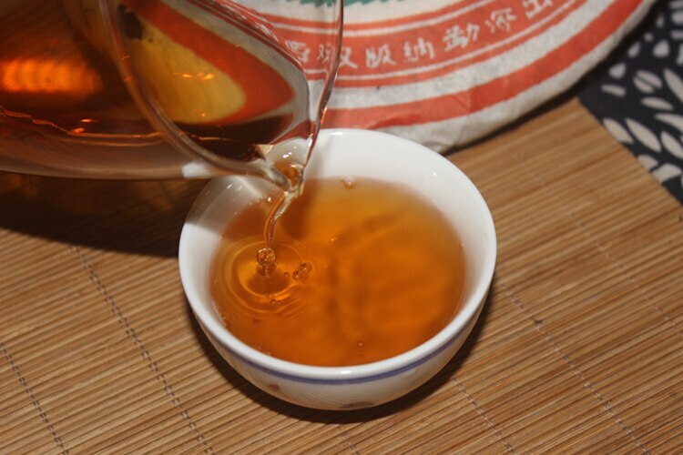 1998 CNNP Zhongcha Wild Arbor Leaves Zhongcha Aged Puer Tea Cake Raw Pu-erh 357g