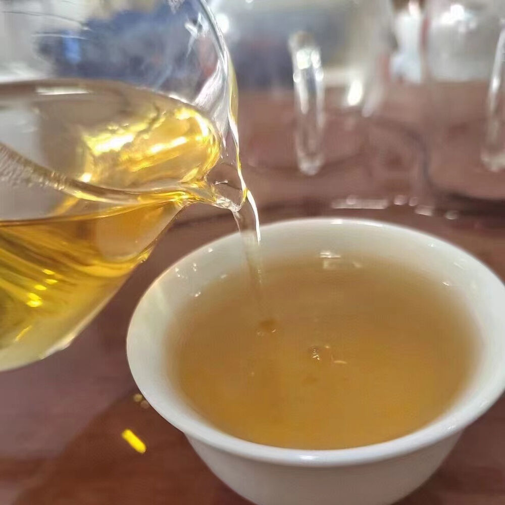 357g Yunnan Raw Pu'er Tea Cake Golden Leaf Sheng Pu-erh Tea Puerh Cake Tea