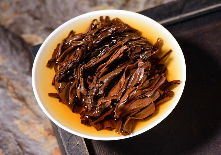 HelloYoung TeaYunnan Sun Dried Ancient Arbor Tree Dianhong Dian Hong Black Tea Cake 357g
