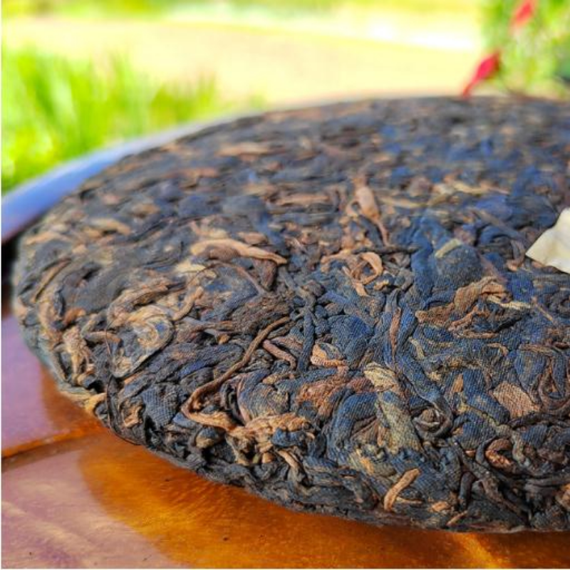 357g Yunnan Old Tree Pu-erh Ripe Tea Cake Bulang Mountain Cooked Pu-erh Tea