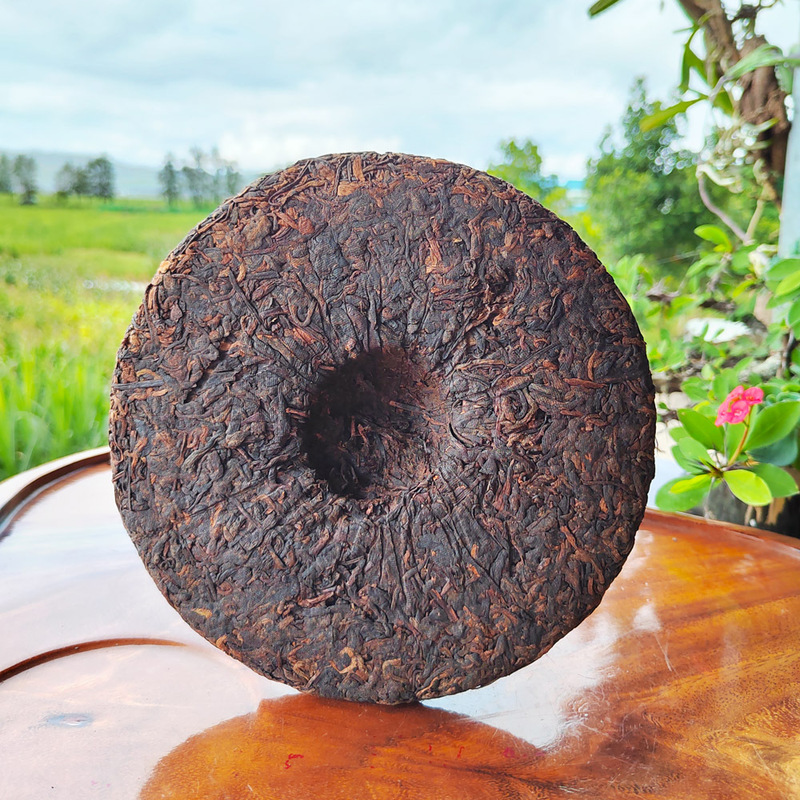 357g Yunnan Iceland Pu-erh Tea Cake Ripe Puerh Tea Cooked Pu'er Tea Black Tea