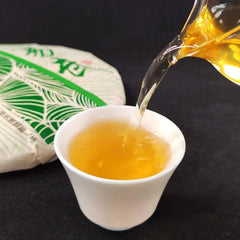 357g Yiwu Raw Pu-erh Tea Cake Puerh Tea Yunnan Chinese Pu'er Green Tea Benefits